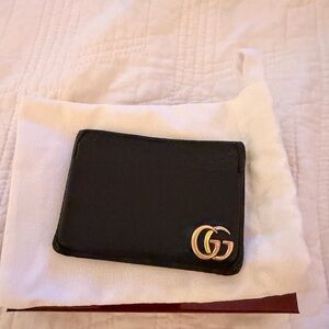 Gucci Black Leather Money Clip Wallet w/ Gold GG w/box - Authentic